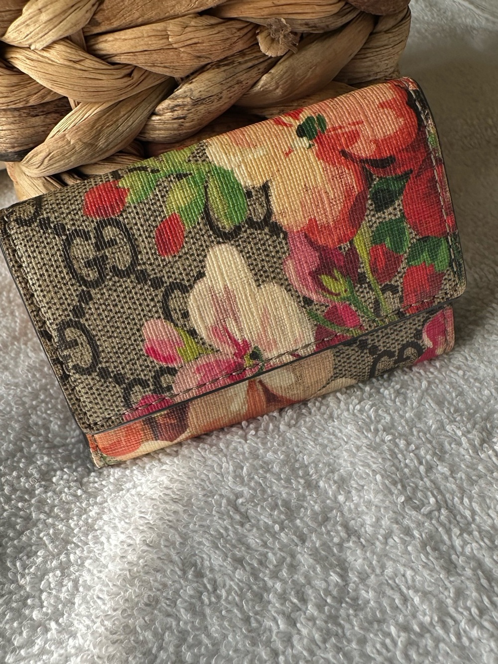 Authentic Gucci GG Blooms Supreme Canvas 6 Key Holder Floral Wallet Italy